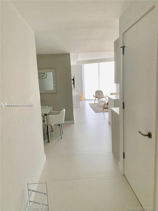 For Rent: $5,100 (2 beds, 2 baths, 1141 Square Feet)