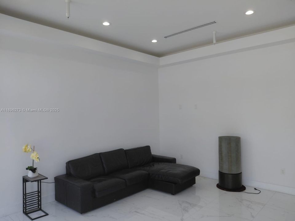 合同活跃: $265,000 (0 贝兹, 0 浴室, 0 平方英尺)