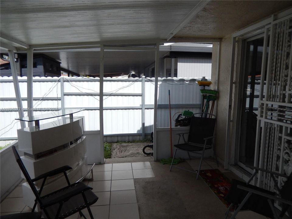 Под контрактом: $2,650 (3 спален, 2 ванн, 1152 Квадратных фут)