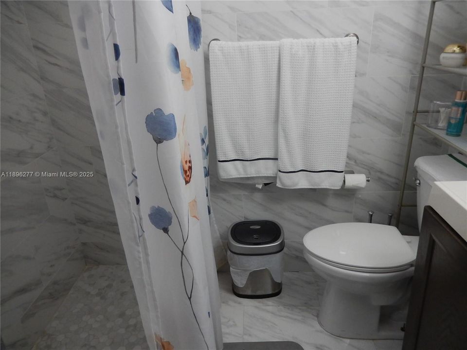 Под контрактом: $2,650 (3 спален, 2 ванн, 1152 Квадратных фут)