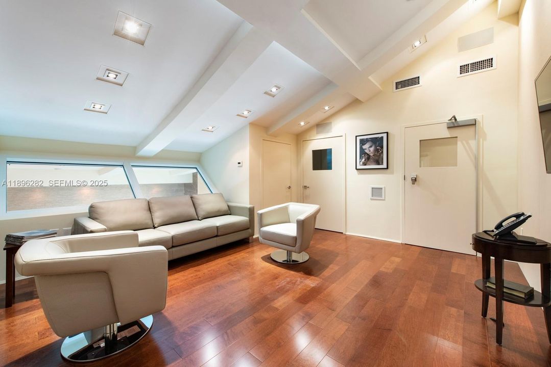 For Sale: $20,000,000 (4 beds, 5 baths, 5867 Square Feet)