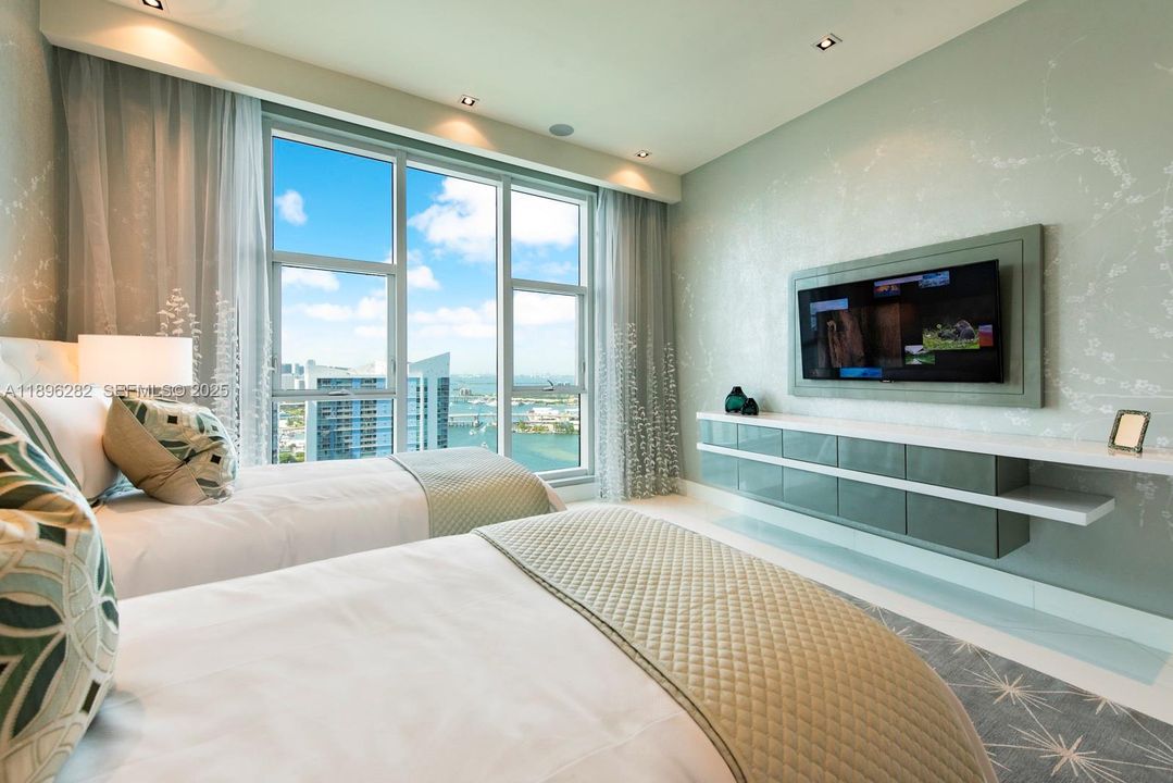 For Sale: $20,000,000 (4 beds, 5 baths, 5867 Square Feet)