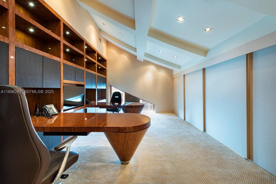 For Sale: $20,000,000 (4 beds, 5 baths, 5867 Square Feet)