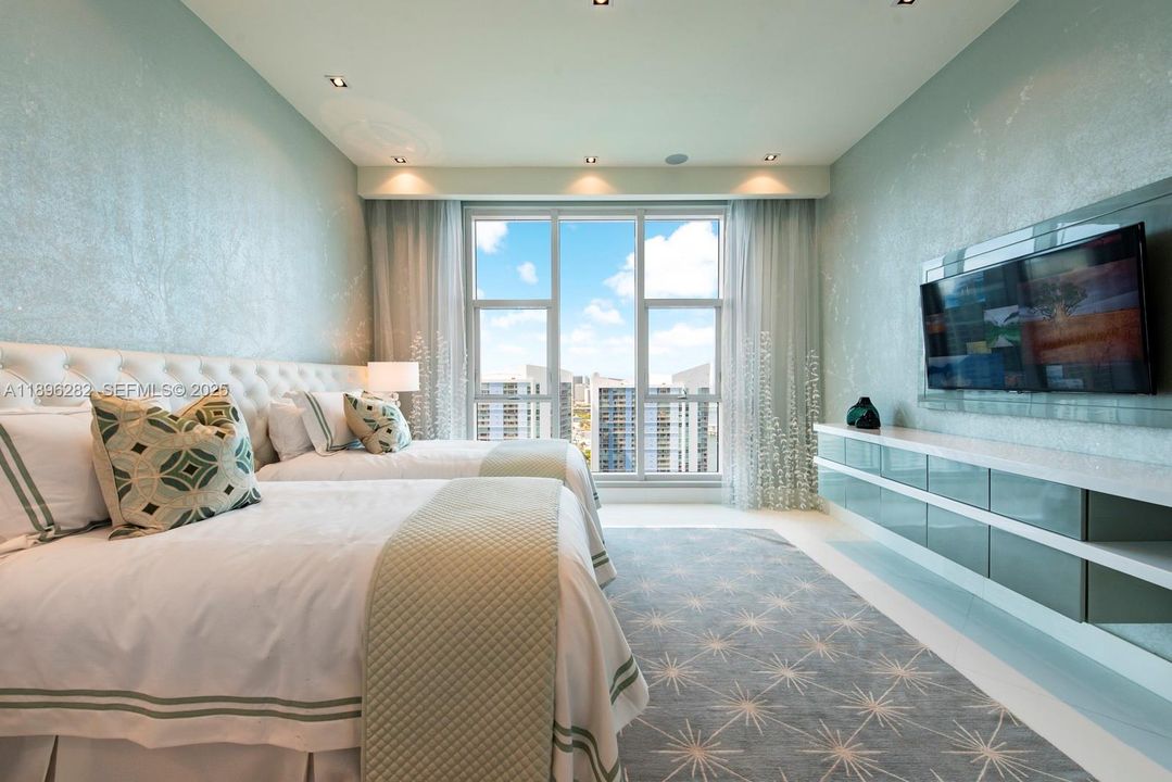 For Sale: $20,000,000 (4 beds, 5 baths, 5867 Square Feet)