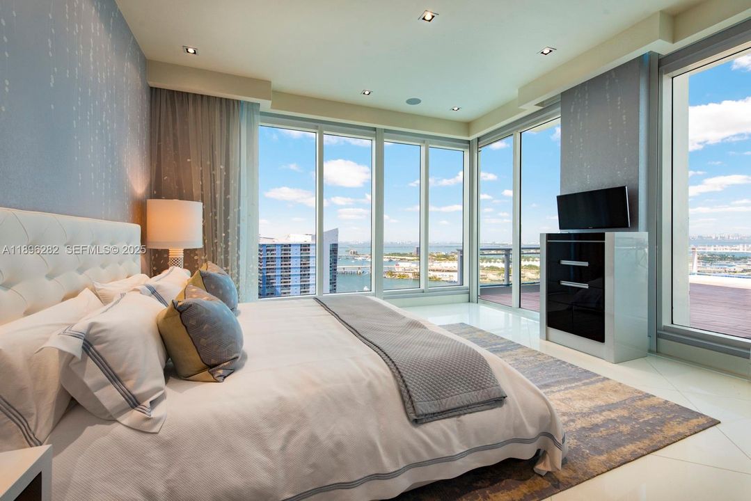 For Sale: $20,000,000 (4 beds, 5 baths, 5867 Square Feet)