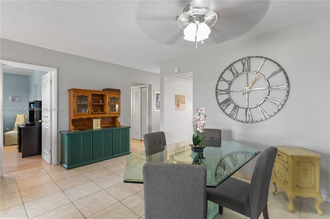 For Sale: $69,900 (1 beds, 1 baths, 883 Square Feet)