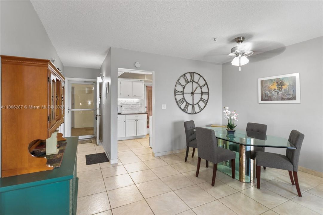 For Sale: $69,900 (1 beds, 1 baths, 883 Square Feet)