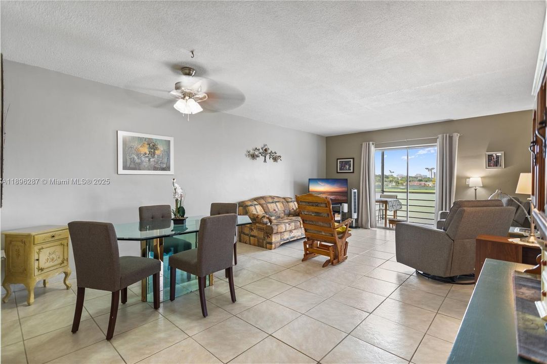 For Sale: $69,900 (1 beds, 1 baths, 883 Square Feet)