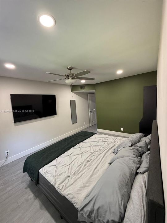 Active With Contract: $420,000 (4 beds, 2 baths, 1508 Square Feet)