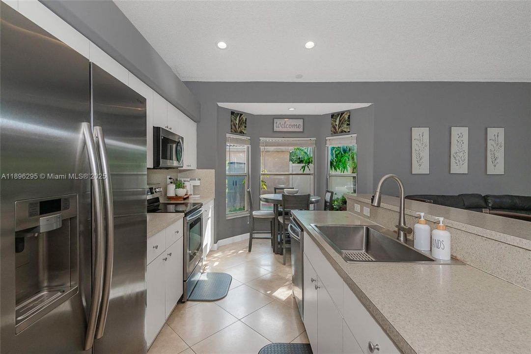 Active With Contract: $659,000 (3 beds, 2 baths, 1821 Square Feet)