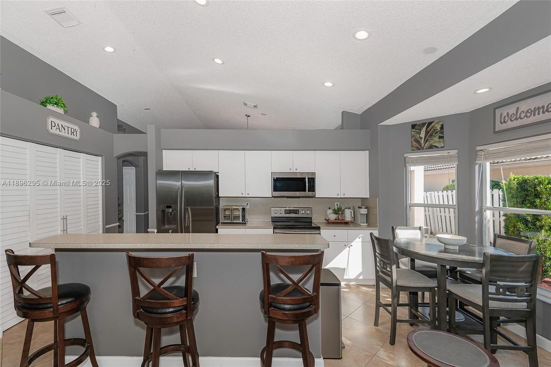 Active With Contract: $659,000 (3 beds, 2 baths, 1821 Square Feet)