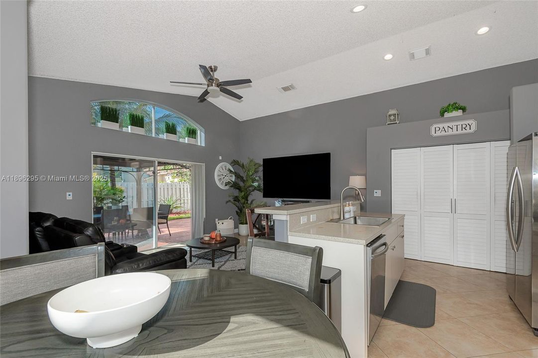 Active With Contract: $659,000 (3 beds, 2 baths, 1821 Square Feet)