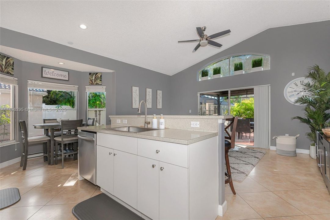 Active With Contract: $659,000 (3 beds, 2 baths, 1821 Square Feet)