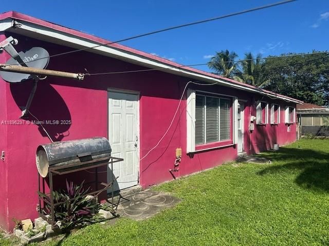 Под контрактом: $485,000 (3 спален, 2 ванн, 1128 Квадратных фут)