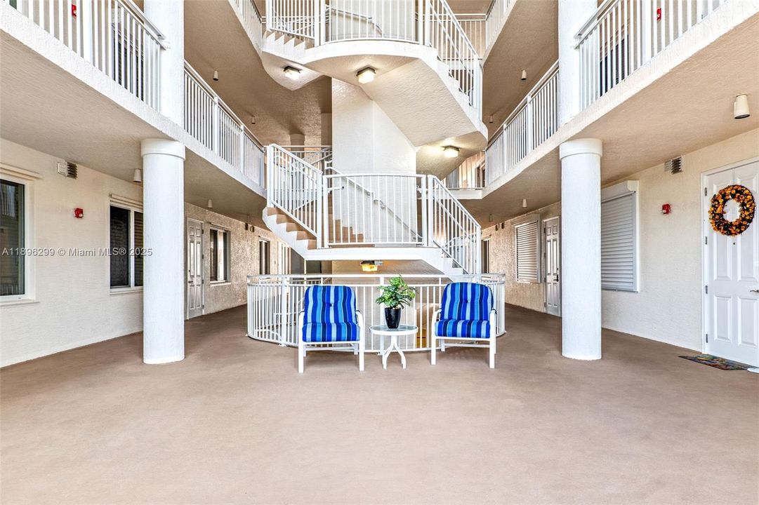 На продажу: $779,000 (3 спален, 3 ванн, 1990 Квадратных фут)