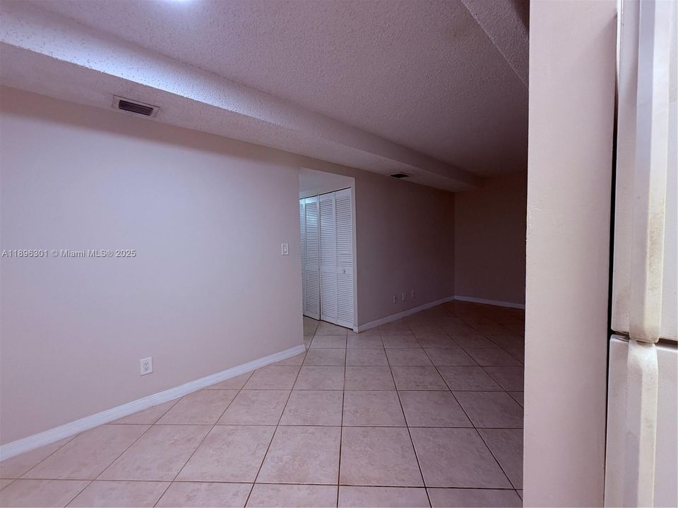 For Sale: $189,990 (2 beds, 2 baths, 905 Square Feet)