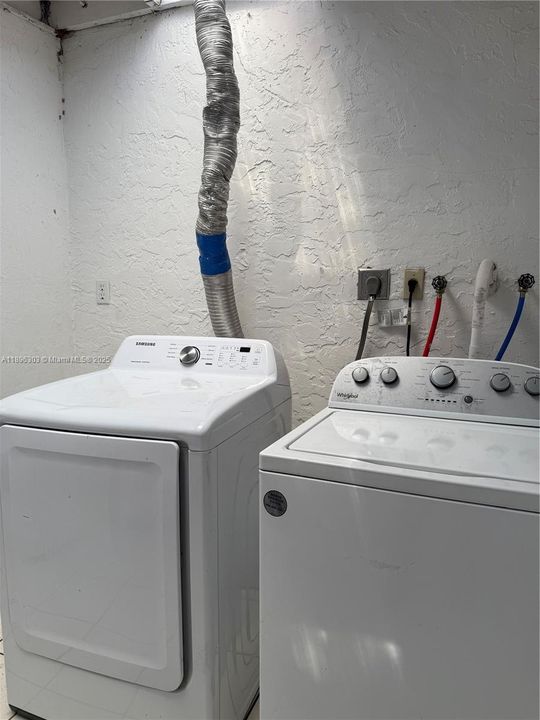 Recently Rented: $3,250 (4 beds, 2 baths, 1368 Square Feet)