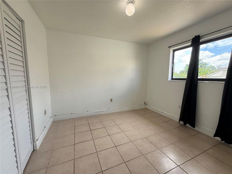 Recently Rented: $3,250 (4 beds, 2 baths, 1368 Square Feet)