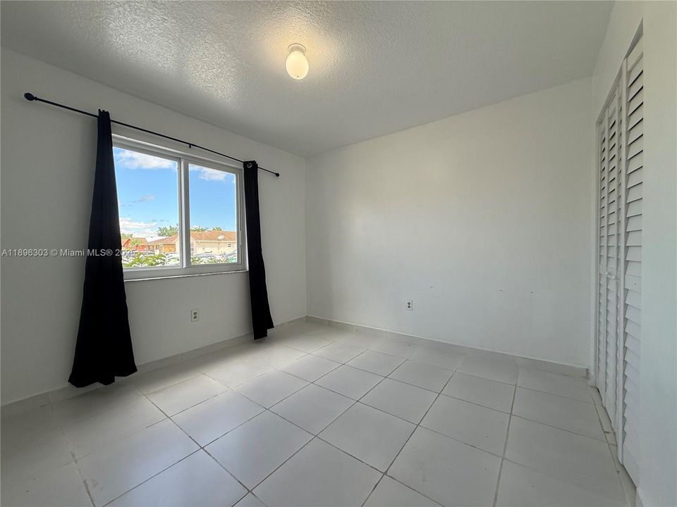 Recently Rented: $3,250 (4 beds, 2 baths, 1368 Square Feet)