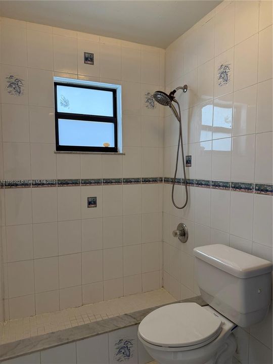 Recently Rented: $3,250 (4 beds, 2 baths, 1368 Square Feet)