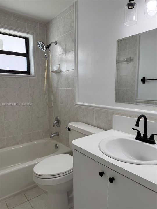 Recently Rented: $3,250 (4 beds, 2 baths, 1368 Square Feet)