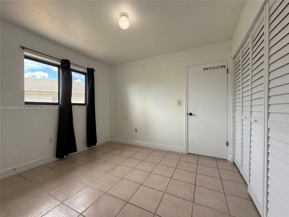 Recently Rented: $3,250 (4 beds, 2 baths, 1368 Square Feet)