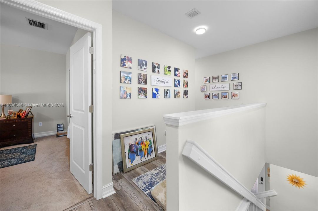 For Sale: $285,000 (3 beds, 2 baths, 1621 Square Feet)