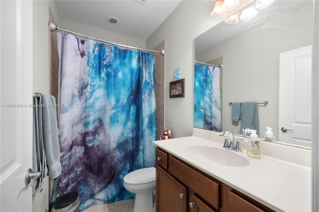 For Sale: $285,000 (3 beds, 2 baths, 1621 Square Feet)