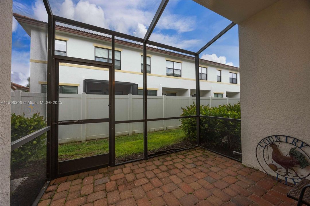 For Sale: $285,000 (3 beds, 2 baths, 1621 Square Feet)