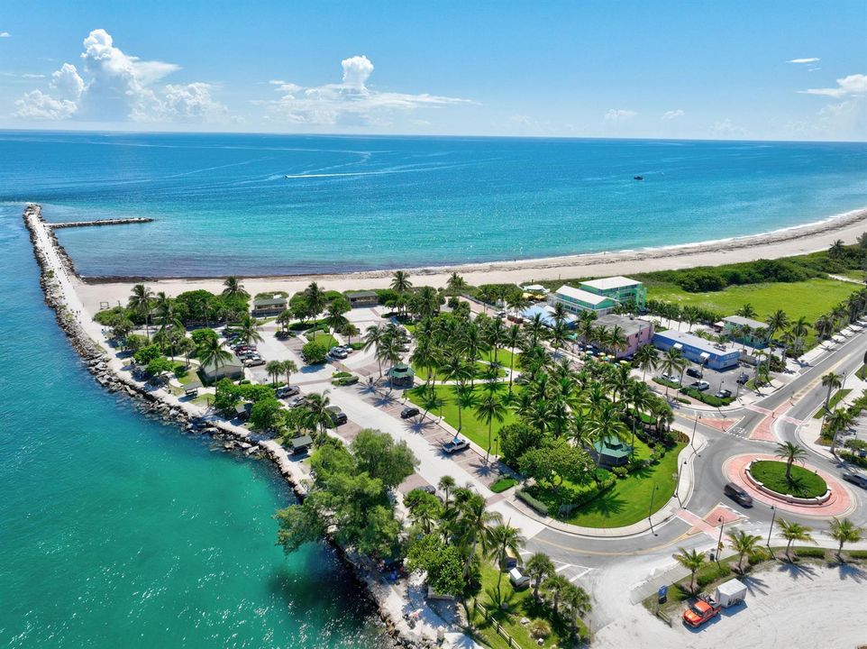 BEACHES IN WALKING DISTANCE