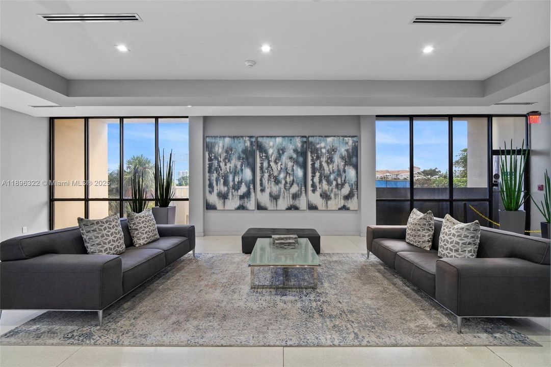 Activo con contrato: $222,222 (1 camas, 1 baños, 913 Pies cuadrados)