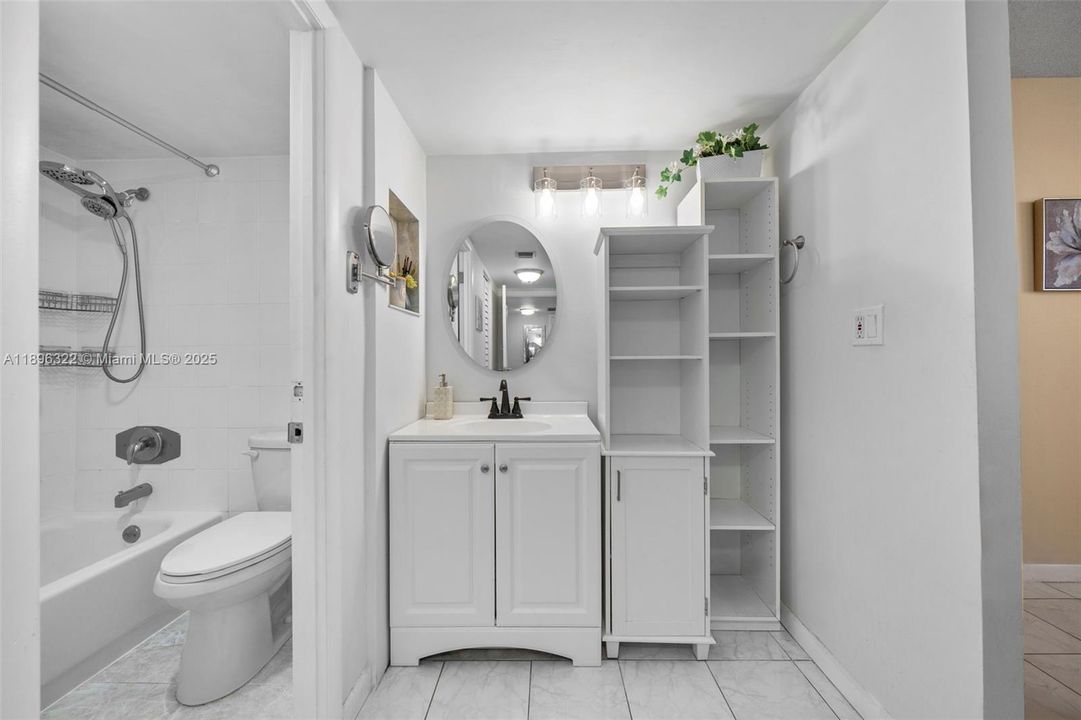 Activo con contrato: $222,222 (1 camas, 1 baños, 913 Pies cuadrados)