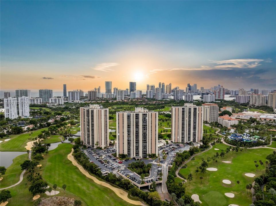 Activo con contrato: $222,222 (1 camas, 1 baños, 913 Pies cuadrados)