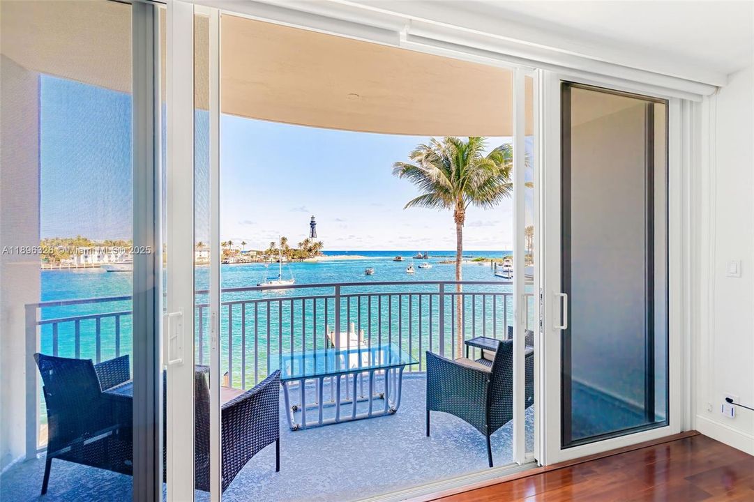 最近租的: $2,750 (1 贝兹, 2 浴室, 858 平方英尺)