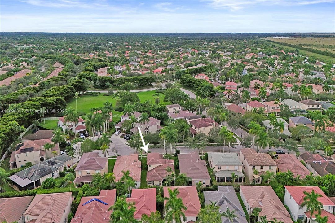 出租: $6,000 (4 贝兹, 3 浴室, 1997 平方英尺)