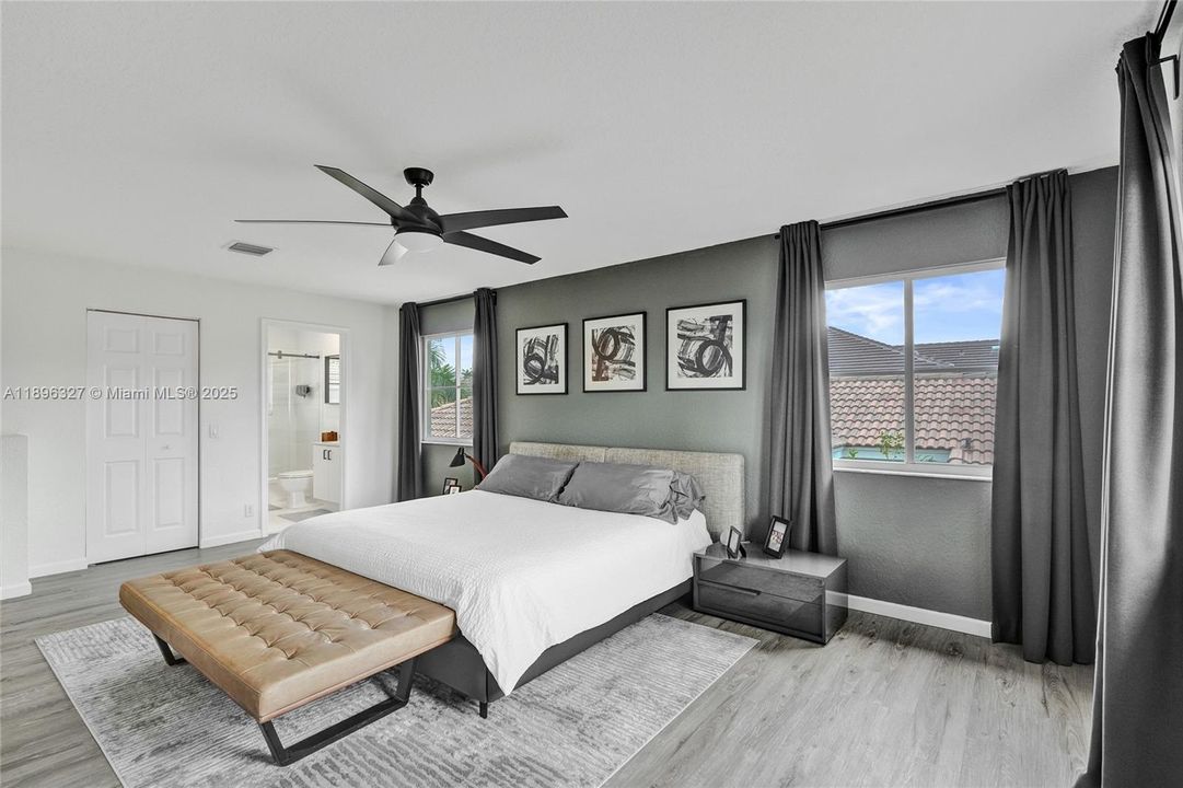 出租: $6,000 (4 贝兹, 3 浴室, 1997 平方英尺)