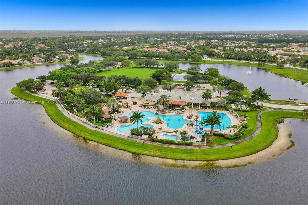 出租: $6,000 (4 贝兹, 3 浴室, 1997 平方英尺)