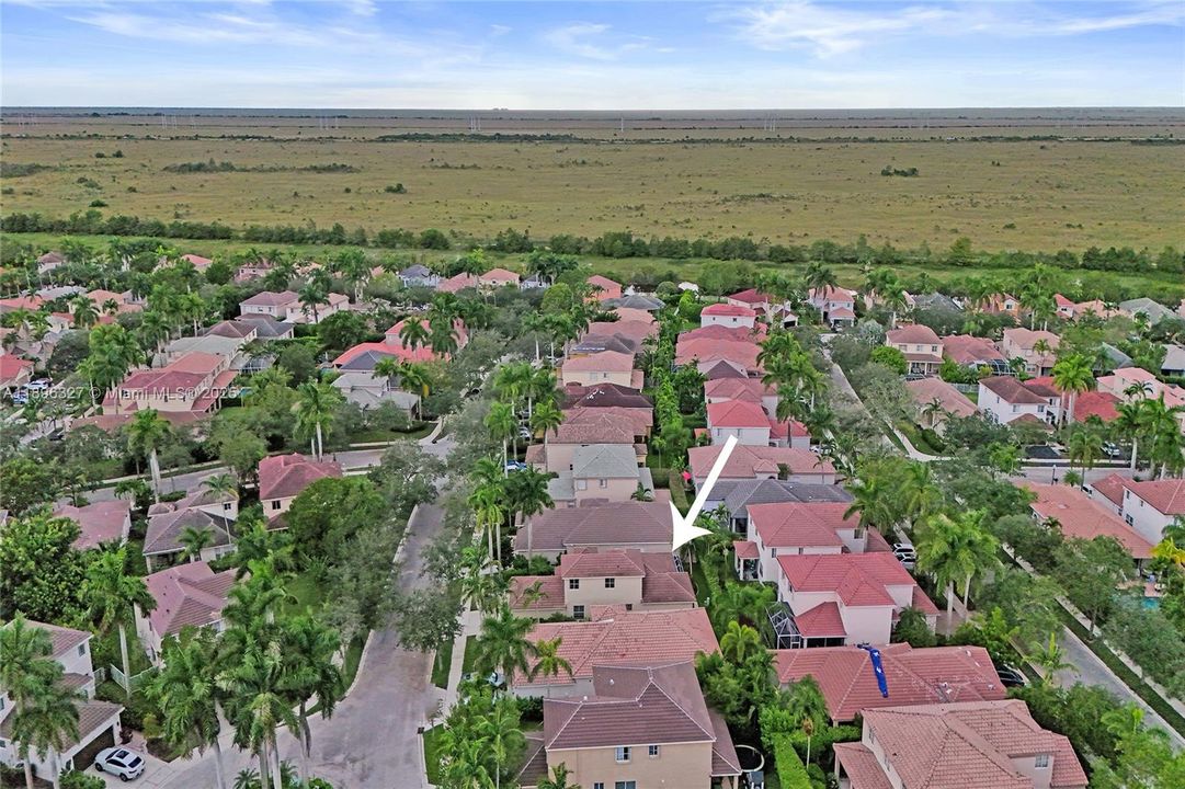 出租: $6,000 (4 贝兹, 3 浴室, 1997 平方英尺)