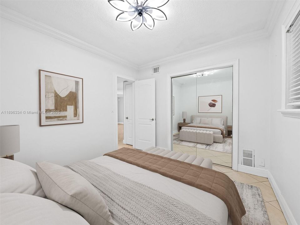 For Sale: $304,900 (2 beds, 2 baths, 942 Square Feet)