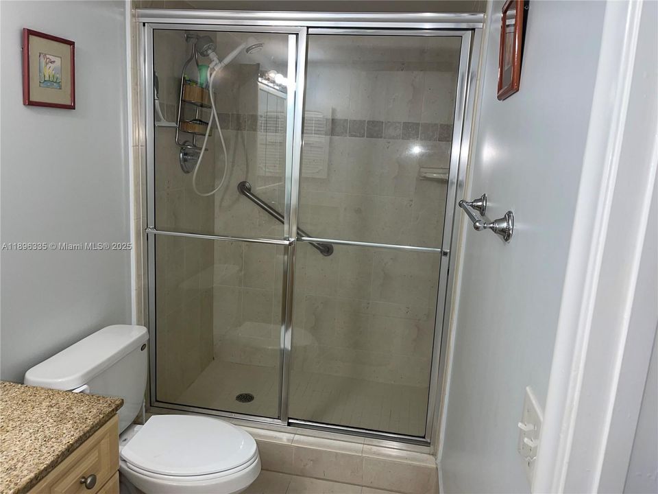 出租: $2,000 (2 贝兹, 2 浴室, 1002 平方英尺)