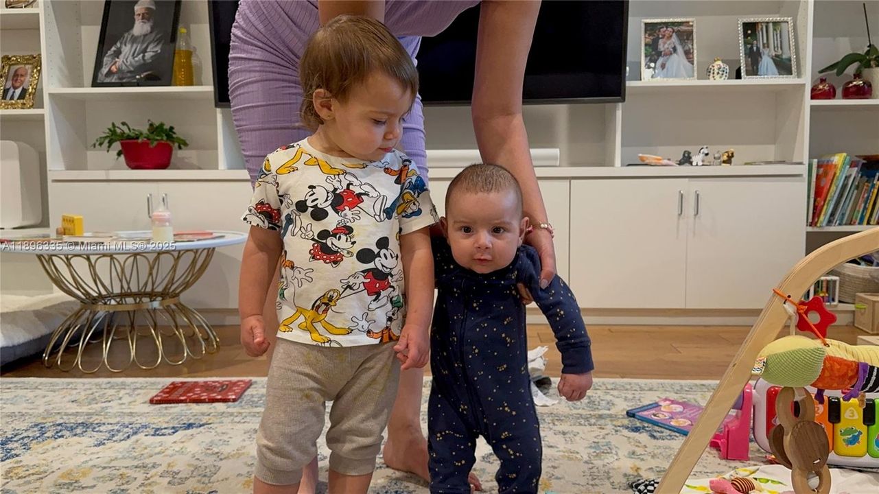 出租: $2,000 (2 贝兹, 2 浴室, 1002 平方英尺)