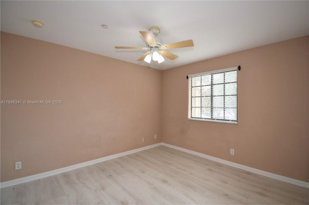 Activo con contrato: $495,000 (2 camas, 2 baños, 1155 Pies cuadrados)