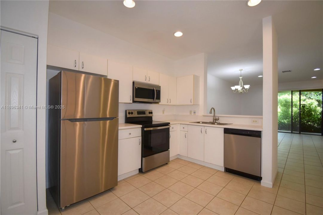 Activo con contrato: $495,000 (2 camas, 2 baños, 1155 Pies cuadrados)