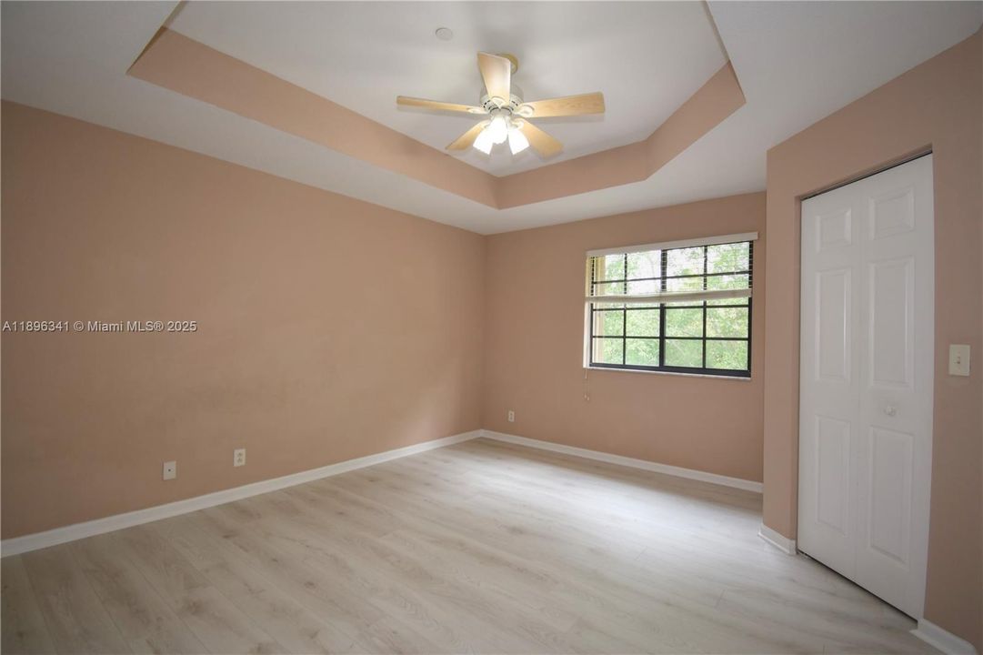 Activo con contrato: $495,000 (2 camas, 2 baños, 1155 Pies cuadrados)