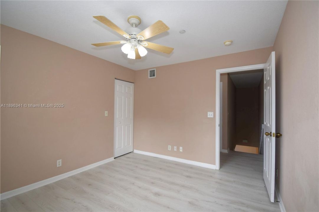 Activo con contrato: $495,000 (2 camas, 2 baños, 1155 Pies cuadrados)