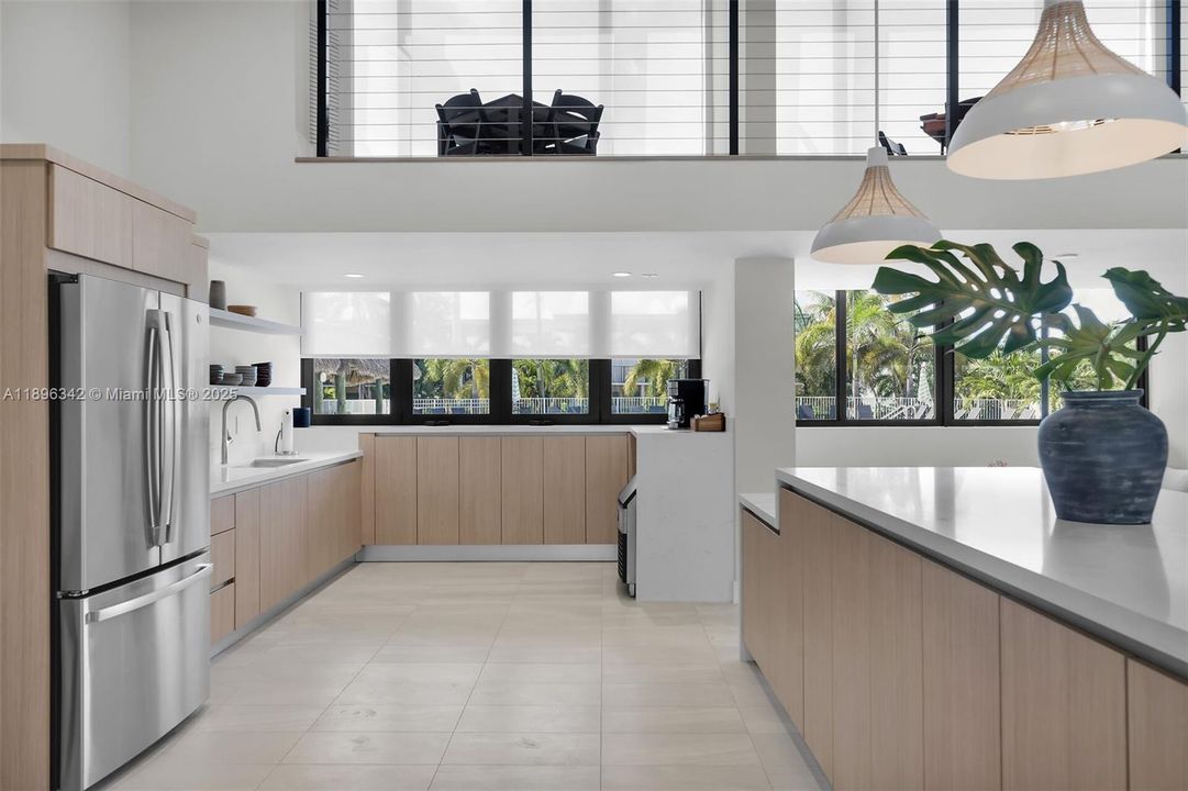 最近售出: $699,000 (2 贝兹, 2 浴室, 1359 平方英尺)