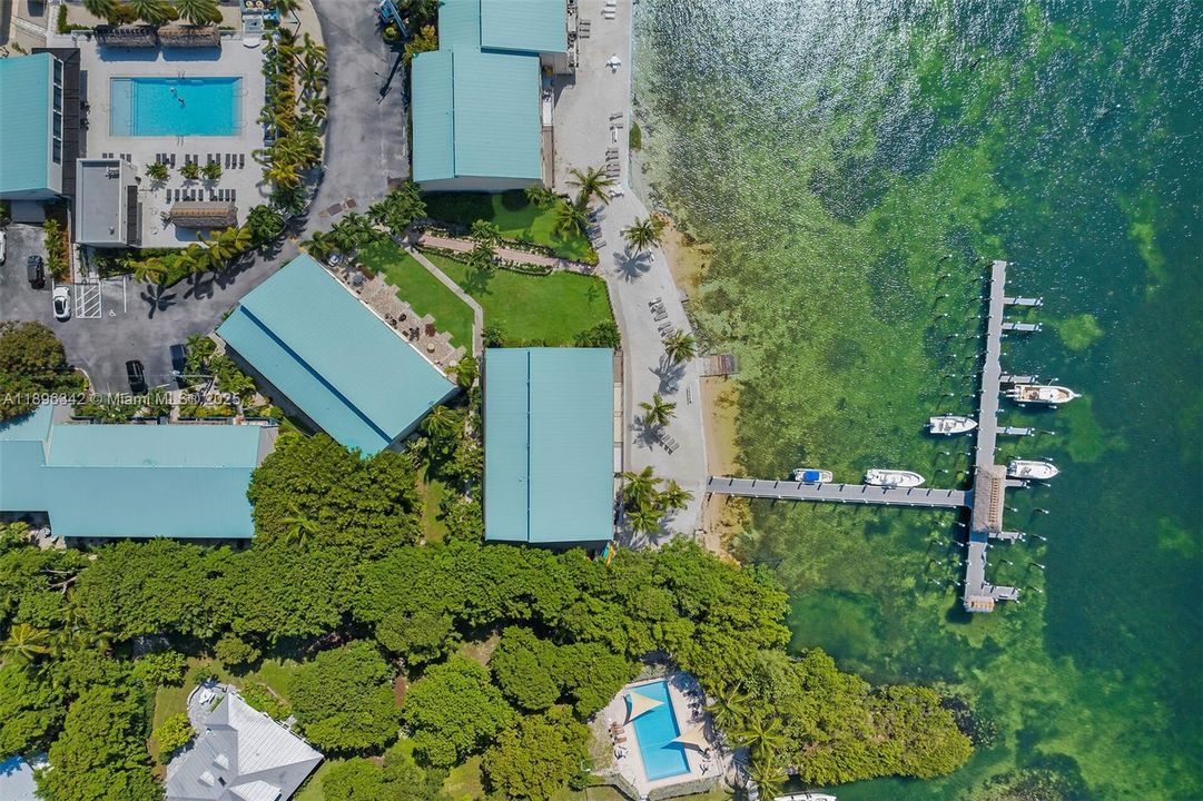 最近售出: $699,000 (2 贝兹, 2 浴室, 1359 平方英尺)