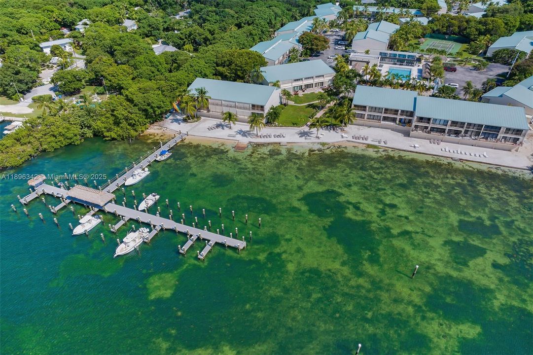 最近售出: $699,000 (2 贝兹, 2 浴室, 1359 平方英尺)