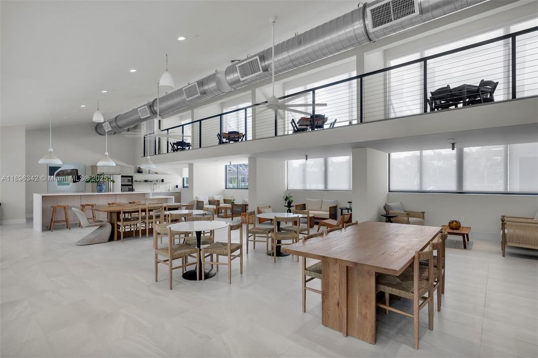 最近售出: $699,000 (2 贝兹, 2 浴室, 1359 平方英尺)