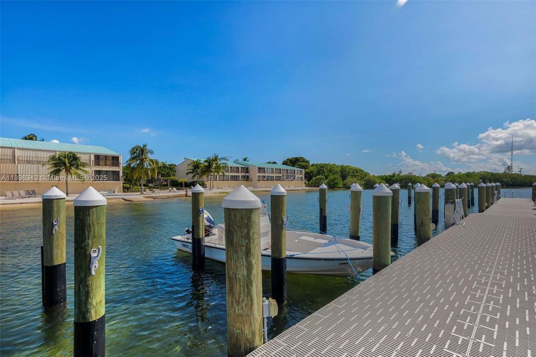 最近售出: $699,000 (2 贝兹, 2 浴室, 1359 平方英尺)